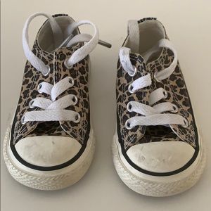 infant/toddler size 4 Converse